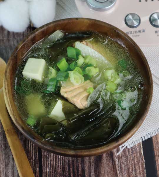 北鼎粉漾美顏壺-大侑-日本料理-早餐-鮭魚味噌湯-護眼