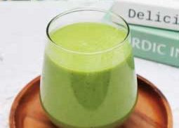 Vitamix-大侑-調理機-食譜-E320-高纖綠拿鐵-預防-便秘-潤腸排便-順暢-香蕉-奇異果-小松菜
